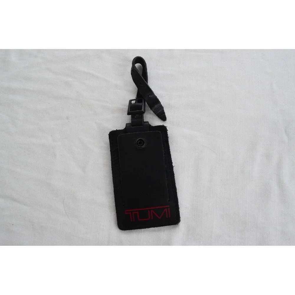 Tumi Luggage Tag Black Leather Red Logo Privacy Flap Travel Accessory